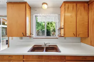 1995 Smithoak St, Eugene, OR 97404 - Photo 14