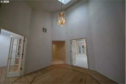 5698 Charles Cir, Lake Oswego, OR 97035 - Photo 2