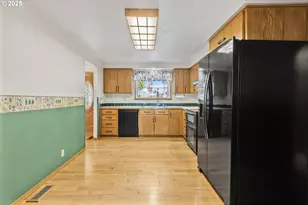 376 49th Loop, Springfield, OR 97478 - Photo 4