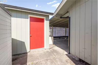 376 49th Loop, Springfield, OR 97478 - Photo 28