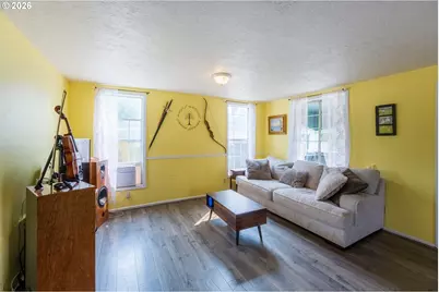 610 E Exeter St, Gladstone, OR 97027 - Photo 8
