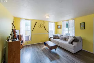 610 E Exeter St, Gladstone, OR 97027 - Photo 8