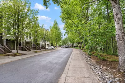 10275 NW Wilshire Ln, Portland, OR 97229 - Photo 4