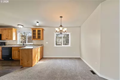 147 Dark Horse St, Roseburg, OR 97471 - Photo 12