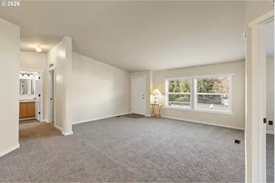 147 Dark Horse St, Roseburg, OR 97471 - Photo 4