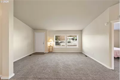 147 Dark Horse St, Roseburg, OR 97471 - Photo 6