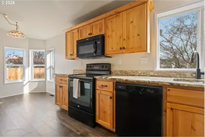 147 Dark Horse St, Roseburg, OR 97471 - Photo 18