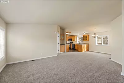 147 Dark Horse St, Roseburg, OR 97471 - Photo 8