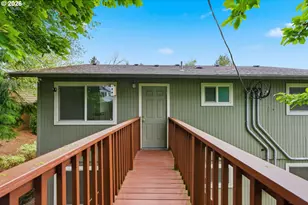 2945 SW Miles St, Portland, OR 97219 - Photo 4