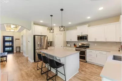 110 W Oxford St, Newberg, OR 97132 - Photo 16