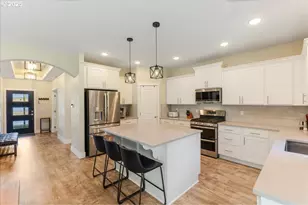 110 W Oxford St, Newberg, OR 97132 - Photo 16