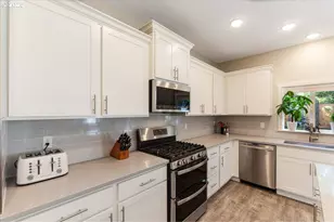 110 W Oxford St, Newberg, OR 97132 - Photo 20