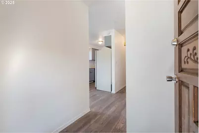 6025 SW Cherryhill Dr, Beaverton, OR 97008 - Photo 4