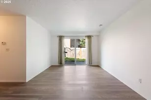 6025 SW Cherryhill Dr, Beaverton, OR 97008 - Photo 10