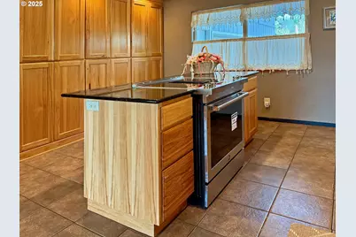 270 Allen Ln, Brookings, OR 97415 - Photo 16