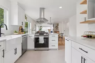 11865 SW Belvidere Pl, Portland, OR 97225 - Photo 10