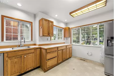 1415 N Russet St, Portland, OR 97217 - Photo 12