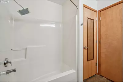 1125 NW 9th Ave #424, Portland, OR 97209 - Photo 12