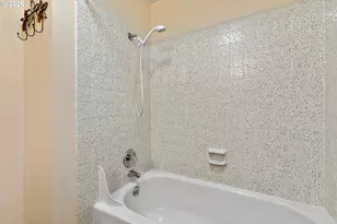 3825 NE 2nd St, Gresham, OR 97030 - Photo 24