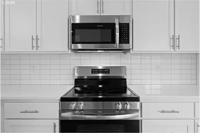 9822 SW 34th Pl, Portland, OR 97219 - Photo 8