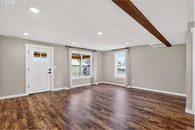 502 E 4th St, Molalla, OR 97038 - Photo 6