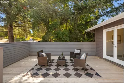 2721 SW Plum Ct, Portland, OR 97219 - Photo 6