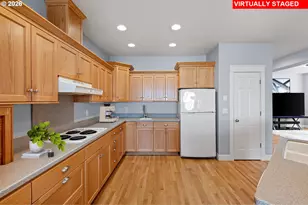 729 S 68th Pl, Springfield, OR 97478 - Photo 4