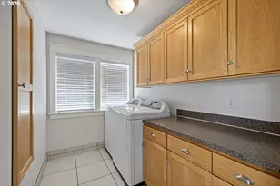 729 S 68th Pl, Springfield, OR 97478 - Photo 34