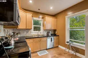 716 NE 75th Ave, Portland, OR 97213 - Photo 10