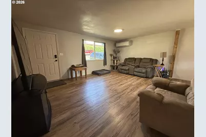 351 SE Darrell Ave, Winston, OR 97496 - Photo 6