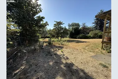 351 SE Darrell Ave, Winston, OR 97496 - Photo 24