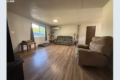351 SE Darrell Ave, Winston, OR 97496 - Photo 4