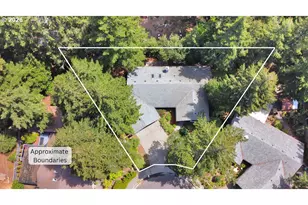 2372 S 22nd Ct, Florence, OR 97439 - Photo 2