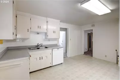 844 SE Cedar St, Hillsboro, OR 97123 - Photo 6