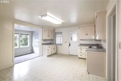 844 SE Cedar St, Hillsboro, OR 97123 - Photo 4