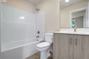 15137 E Burnside St, Portland, OR 97233 - Photo 14