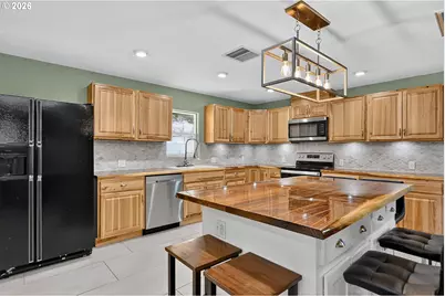 2914 W 10th St, The Dalles, OR 97058 - Photo 4