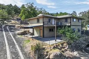2914 W 10th St, The Dalles, OR 97058 - Photo 1