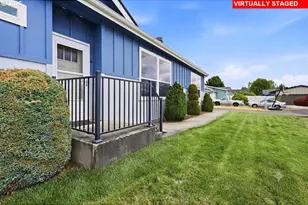 744 St James Pl, Molalla, OR 97038 - Photo 2