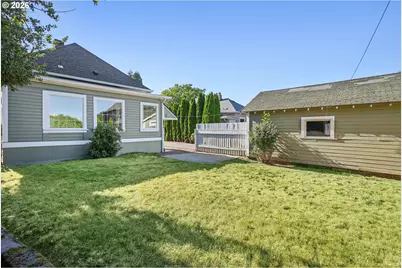 6404 NE 10th Ave, Portland, OR 97211 - Photo 30