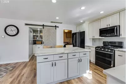 14556 SW Pinot Ct, Portland, OR 97224 - Photo 8