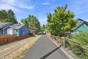 5327 NE Simpson St, Portland, OR 97218 - Photo 6
