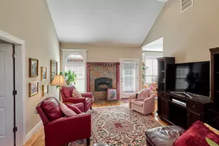 910 Pioneer Dr, Silverton, OR 97381 - Photo 6