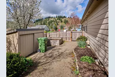 910 Pioneer Dr, Silverton, OR 97381 - Photo 38