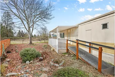 111 Briarwood Way, Grants Pass, OR 97526 - Photo 4