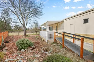 111 Briarwood Way, Grants Pass, OR 97526 - Photo 4