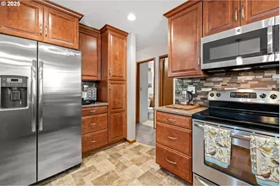 13241 SE Washington St, Portland, OR 97233 - Photo 14