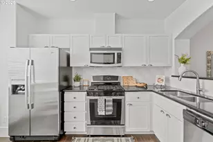 806 NW 118th Ave, Portland, OR 97229 - Photo 18