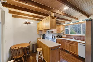 67714 N Bay Rd, North Bend, OR 97459 - Photo 12