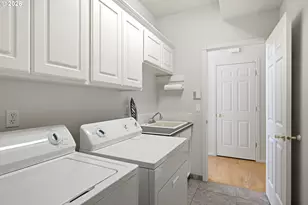 19180 NW Northshore Ct, Portland, OR 97229 - Photo 32